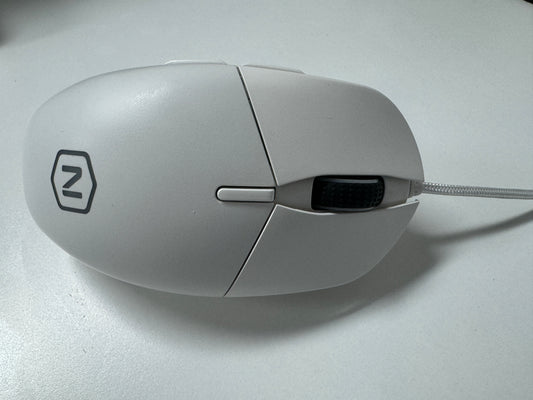 Professional Computer Mouse: High-Precision Sensing, Customizable Buttons, Comfortable Grip, Enhances Gaming Experience.